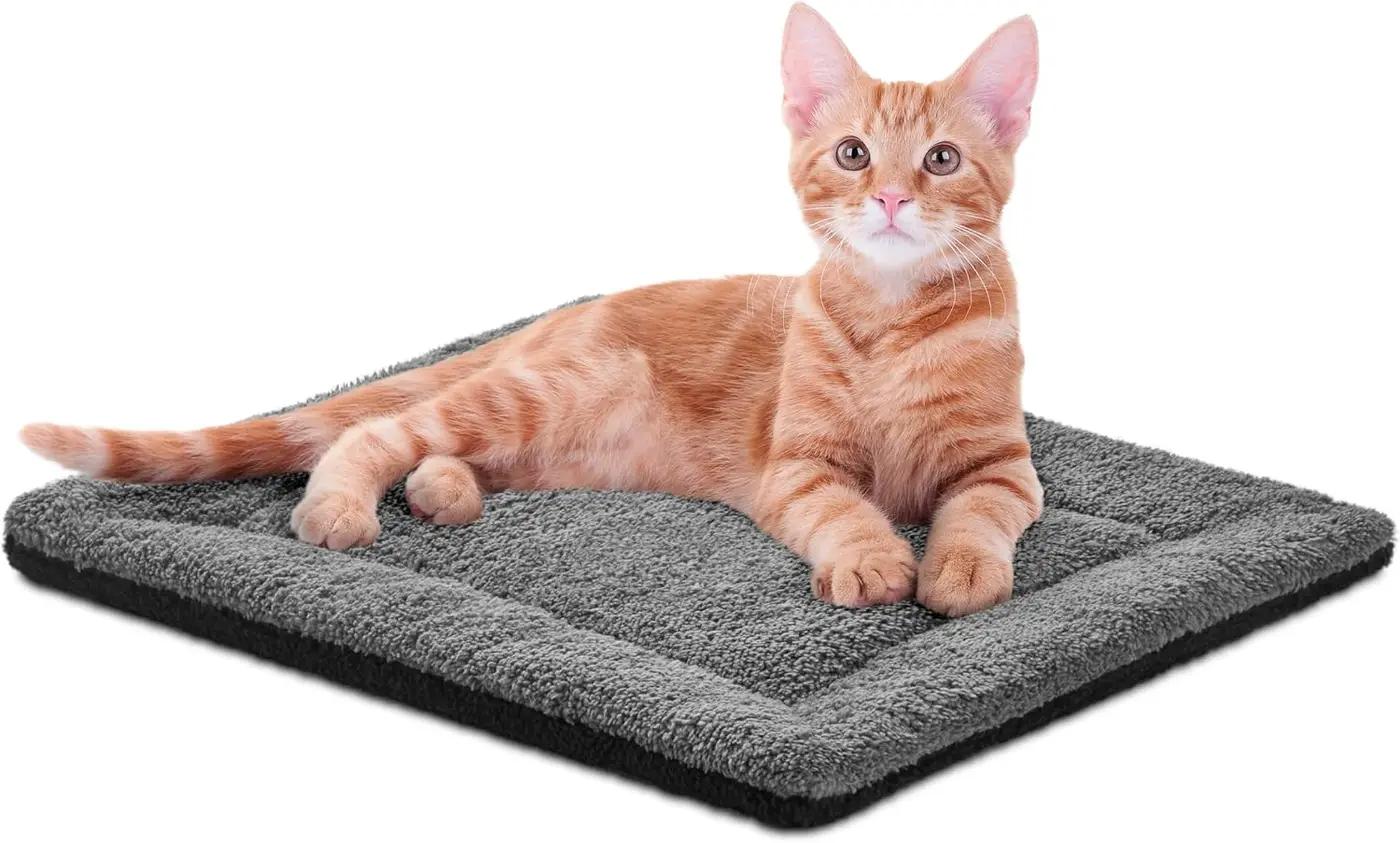 K&amp;H Pet Products Self-Warming Cat Bed Pad, Self Heating Pad for Outdoor Cat Houses, Warming Mat for Indoor Pet Beds &amp; Furniture, Reversible Blanket, Machine Washable - Small 21 X 17in Gray/ Black